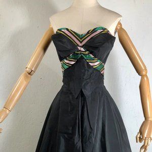 formal dress in Black Taffeta with Butt bow / Full